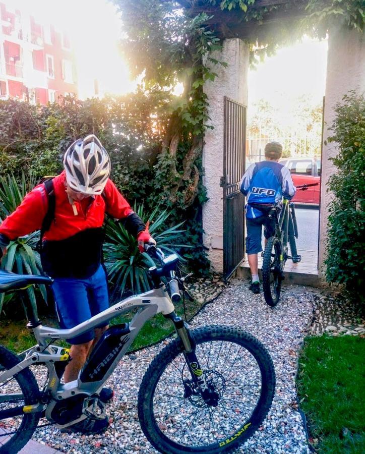 مبيت وإفطار كايرو مونتينوت Al Giardino Degli Artisti المظهر الخارجي الصورة